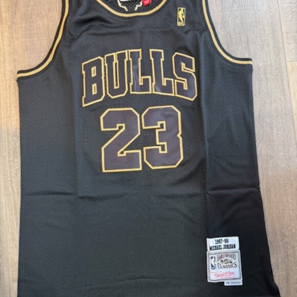 NEW NBA Mitchell & Ness Chicago Bulls JORDAN #23 Jersey XL - Picture 2 of 2